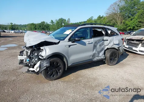 2022 Kia Sorento X-Line S z USA, uszkodzony, nr VIN 5XYRLDLC7NG144870